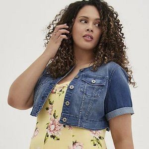 Torrid Crop Jacket - Denim Medium Wash Size 2
